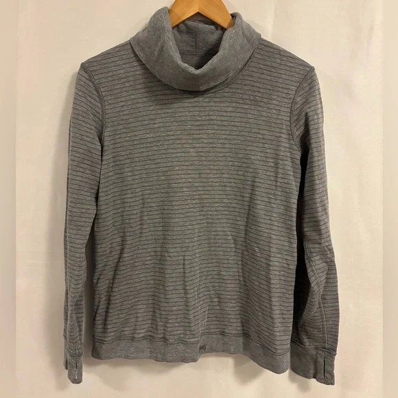 Lululemon Double Up Long Sleeve (Reversible) | Gray | Size 6 - Picture 8 of 13